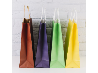 Почему бизнесу стоит перейти на брендированные курьерские пакеты